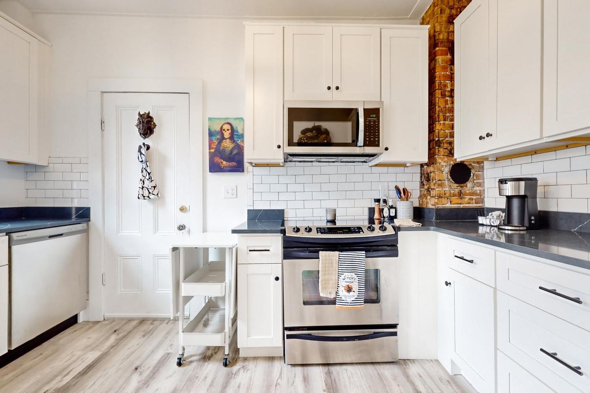 Witchy Modern Apartamento Salem Exterior foto